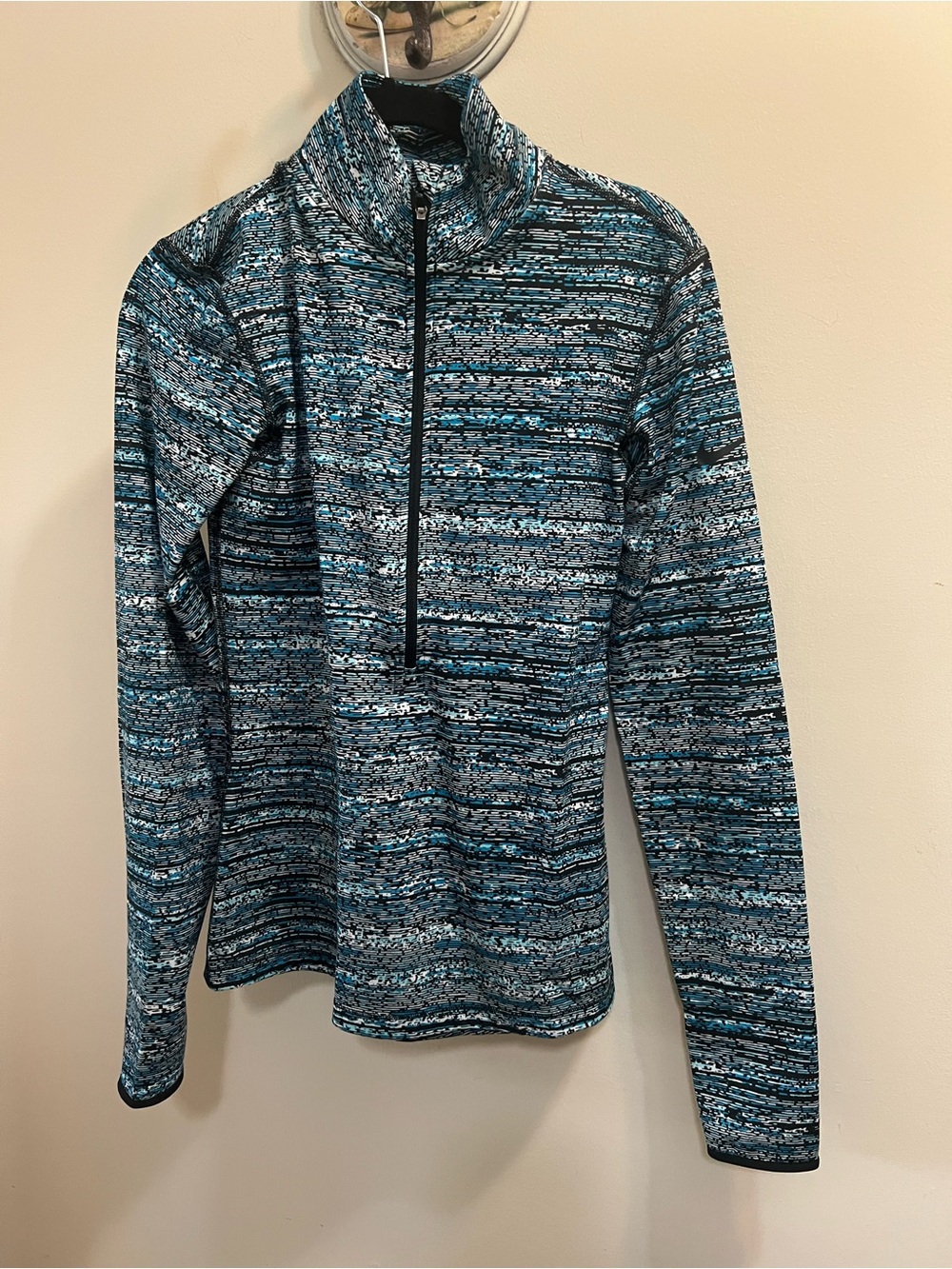 Nike Pro Dri-Fit womans Zip-Up Sweater in Blue and Black Striped Pattern Size S